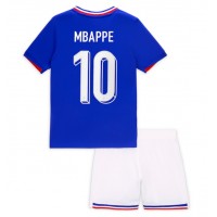 Camiseta Francia Kylian Mbappe #10 Primera Equipación para niños Eurocopa 2024 manga corta (+ pantalones cortos)